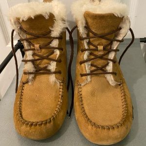 Ugg chickaree moccasin slippers booties